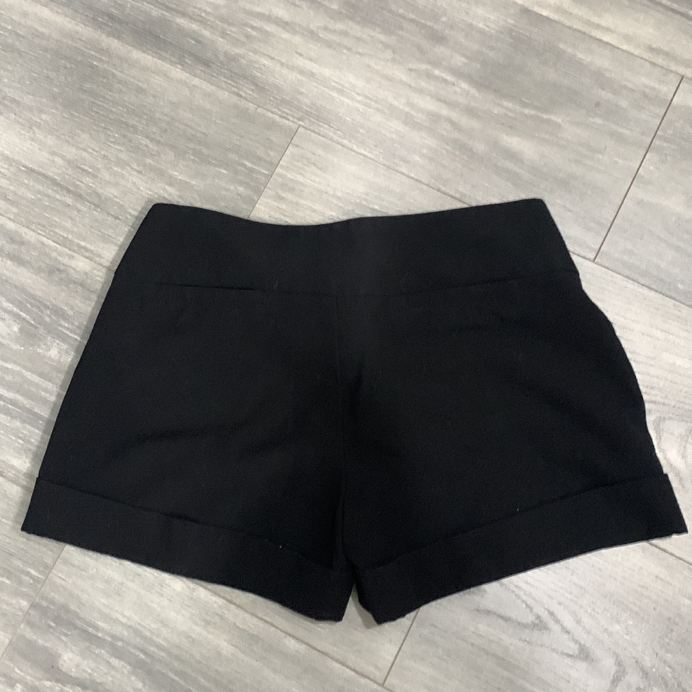 Shorts - Picture 6 of 9